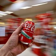 Coca-Cola reforzará su apoyo a la hostelería y el canal alimentación este verano